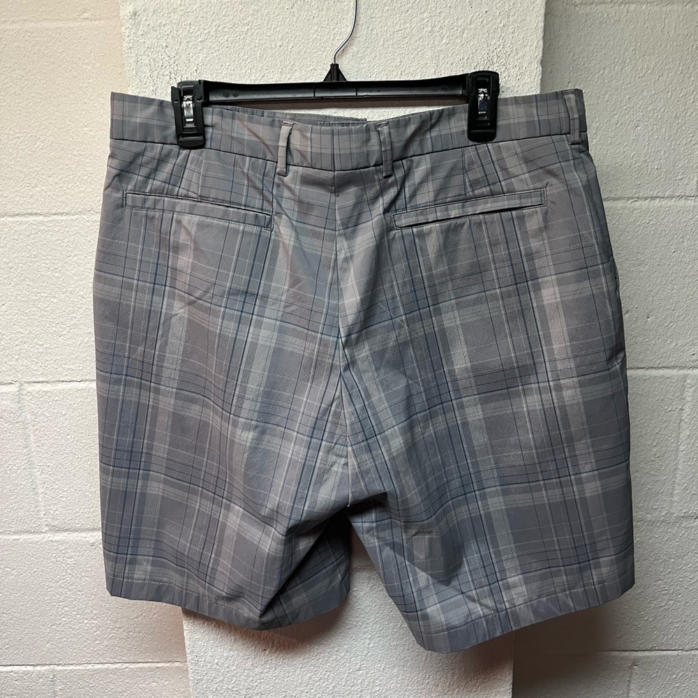 Pebble Beach Men's Gray Checkered Shorts - Picture 3 of 4